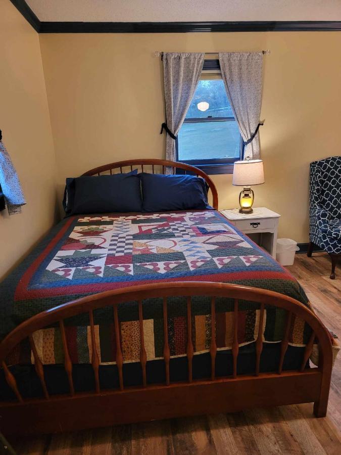 Moonlight Manor Bed & Breakfast Floyd Extérieur photo