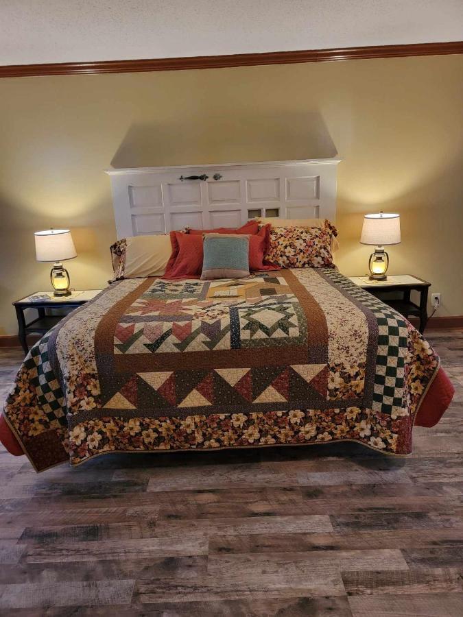 Moonlight Manor Bed & Breakfast Floyd Extérieur photo