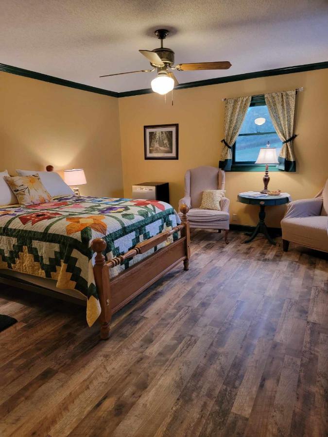 Moonlight Manor Bed & Breakfast Floyd Extérieur photo