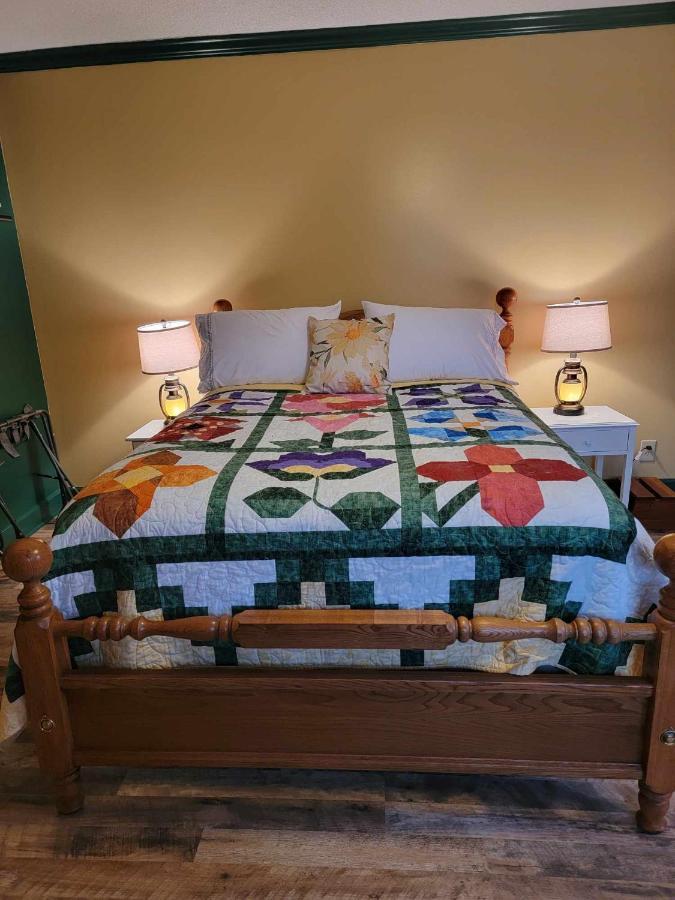 Moonlight Manor Bed & Breakfast Floyd Extérieur photo