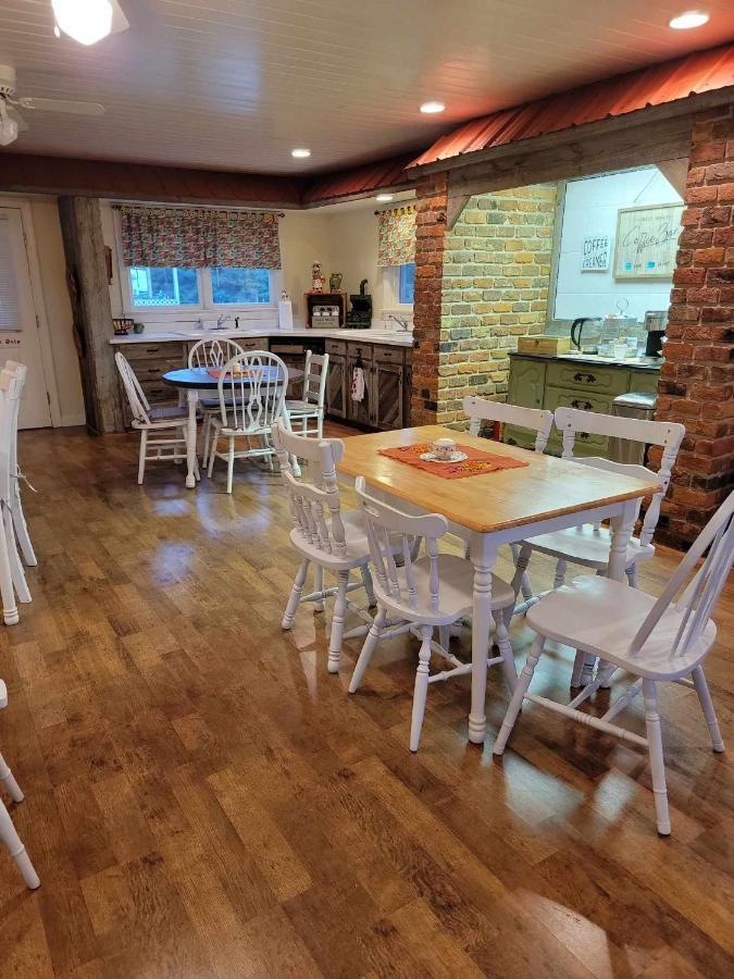 Moonlight Manor Bed & Breakfast Floyd Extérieur photo